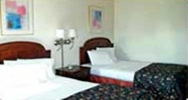 Charlotte Express Inn Buitenkant foto