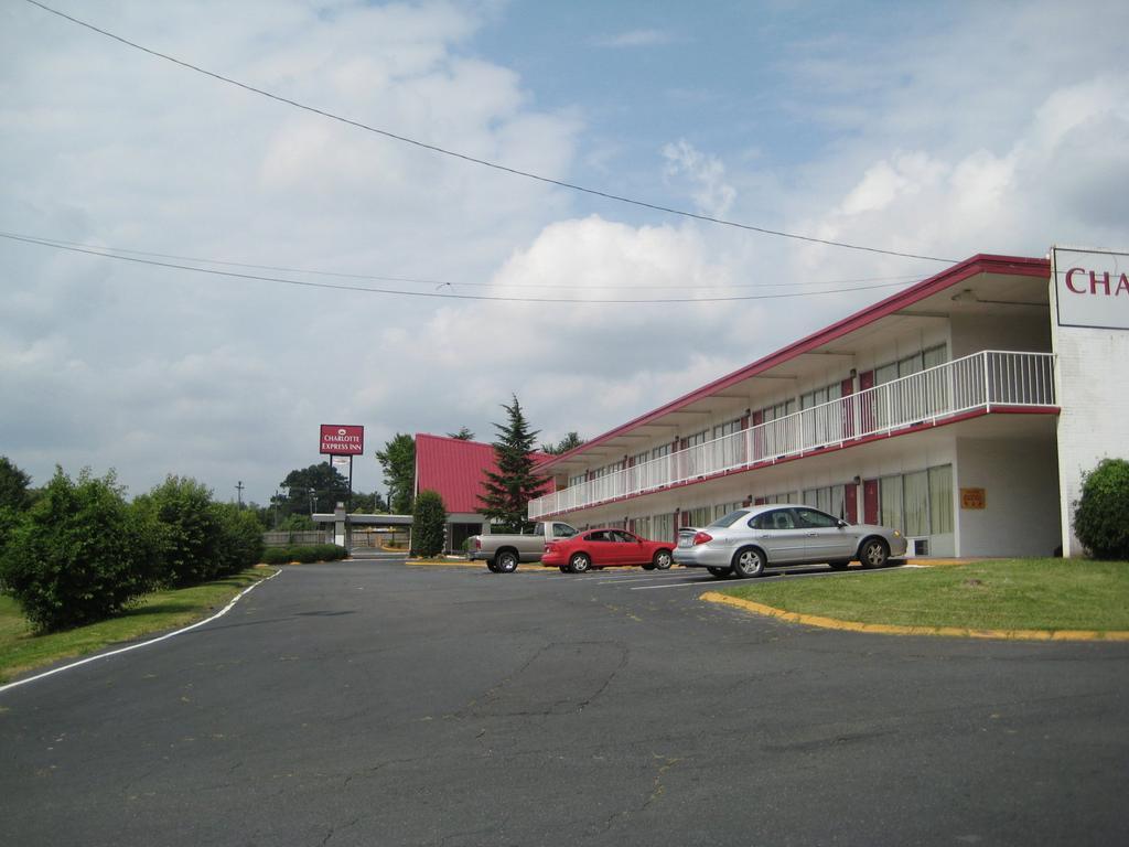 Charlotte Express Inn Buitenkant foto